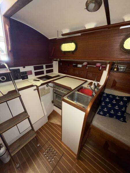 Enchantress 33ft Cape Dory Yacht For Sale