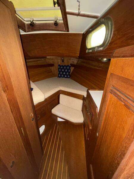 Enchantress 33ft Cape Dory Yacht For Sale