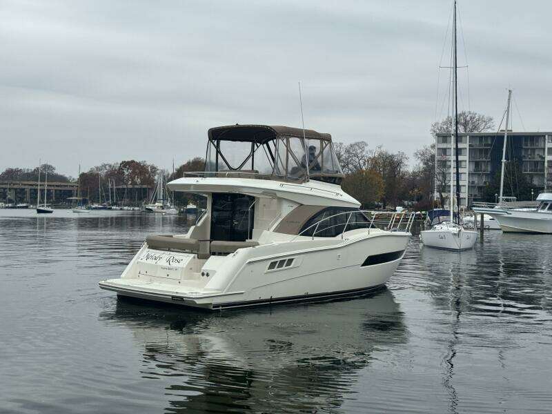 2016 Caver C34 Starboard Quarter