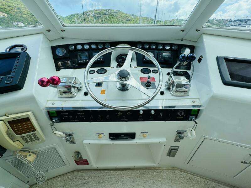 Layla Rose 52ft Hatteras Yacht For Sale
