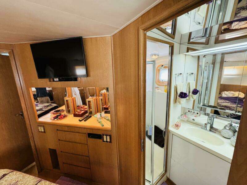 Layla Rose 52ft Hatteras Yacht For Sale