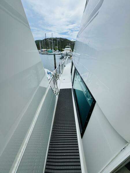 Layla Rose 52ft Hatteras Yacht For Sale