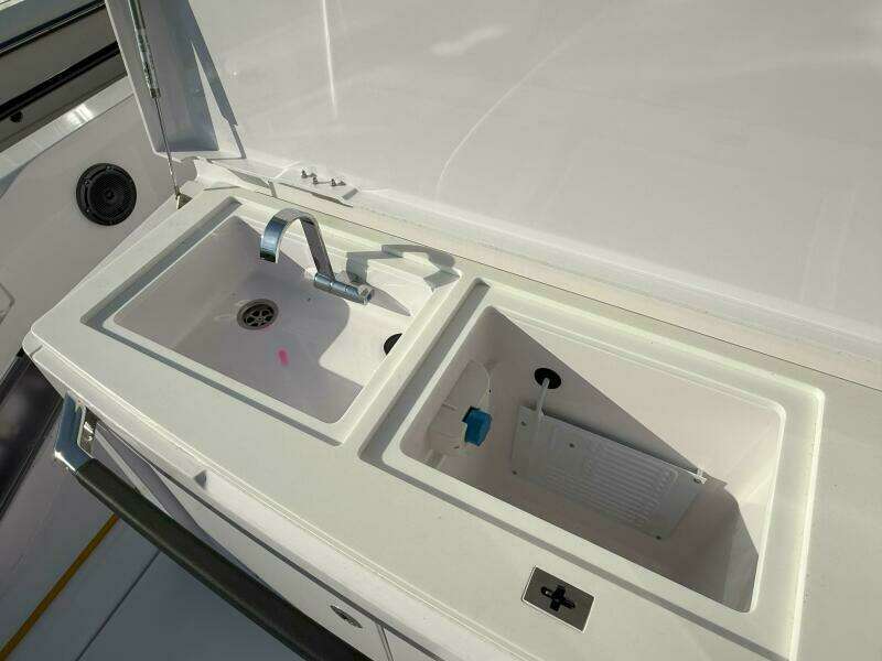 Stock 20 37ft Axopar Yacht For Sale