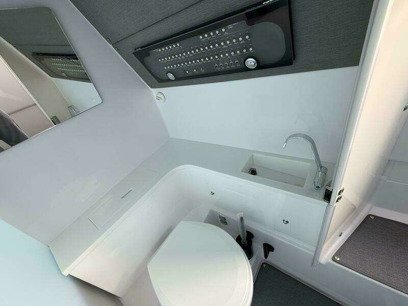 Stock 20 37ft Axopar Yacht For Sale