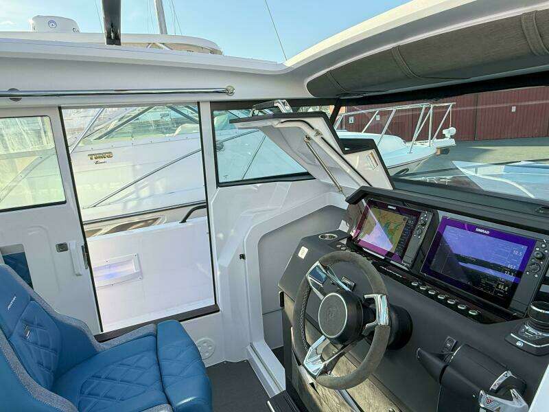 Stock 20 37ft Axopar Yacht For Sale