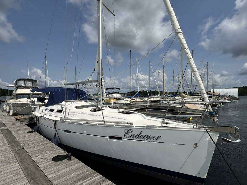 37ft Beneteau Yacht For Sale