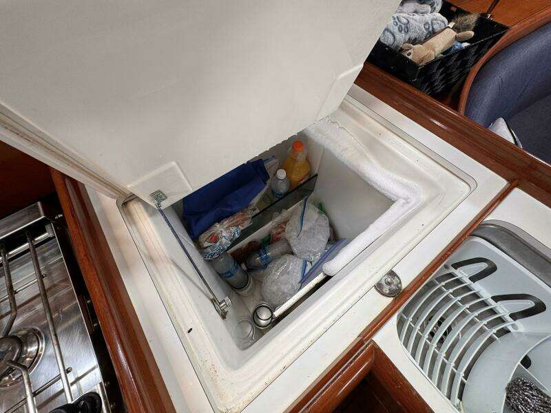 37ft Beneteau Yacht For Sale