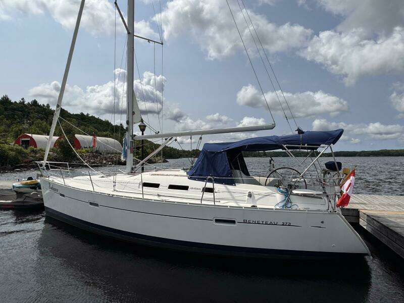 37ft Beneteau Yacht For Sale