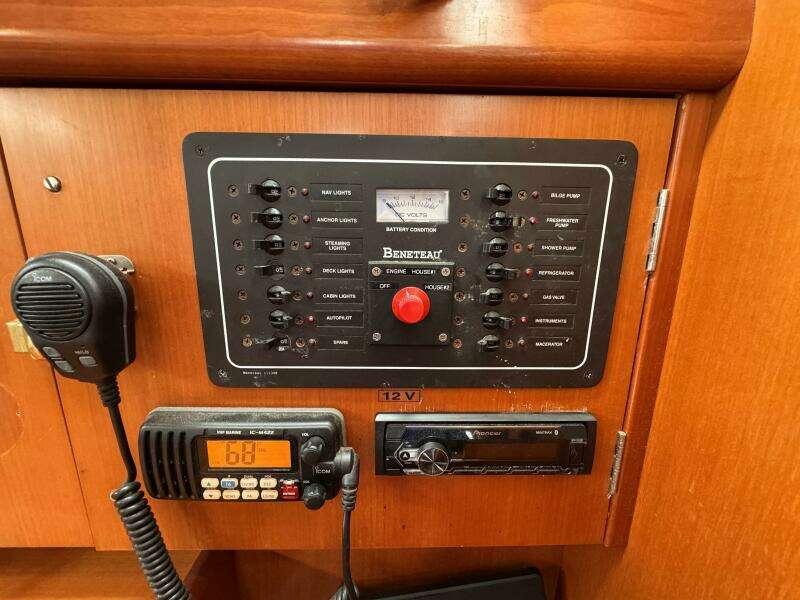 37ft Beneteau Yacht For Sale
