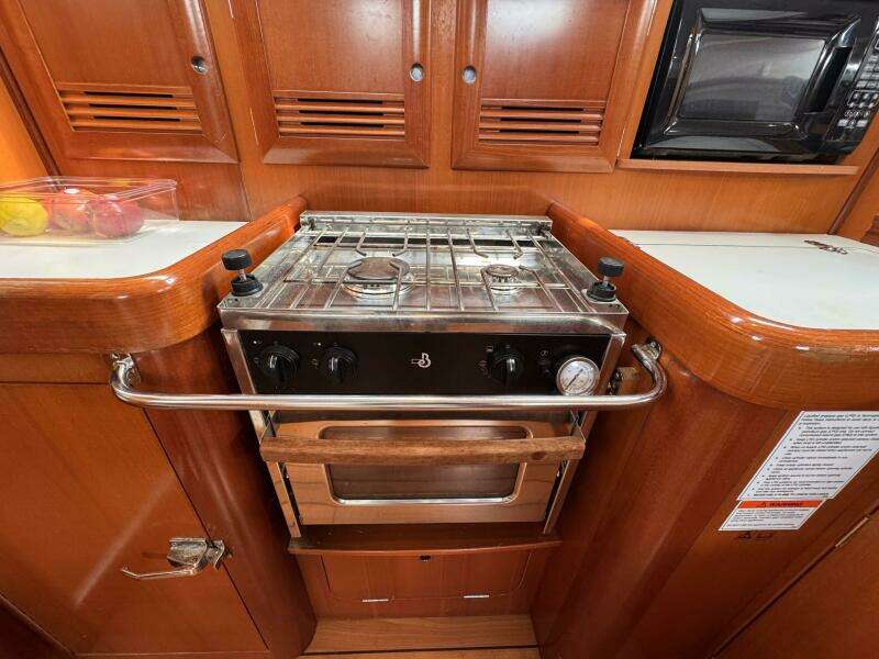 37ft Beneteau Yacht For Sale