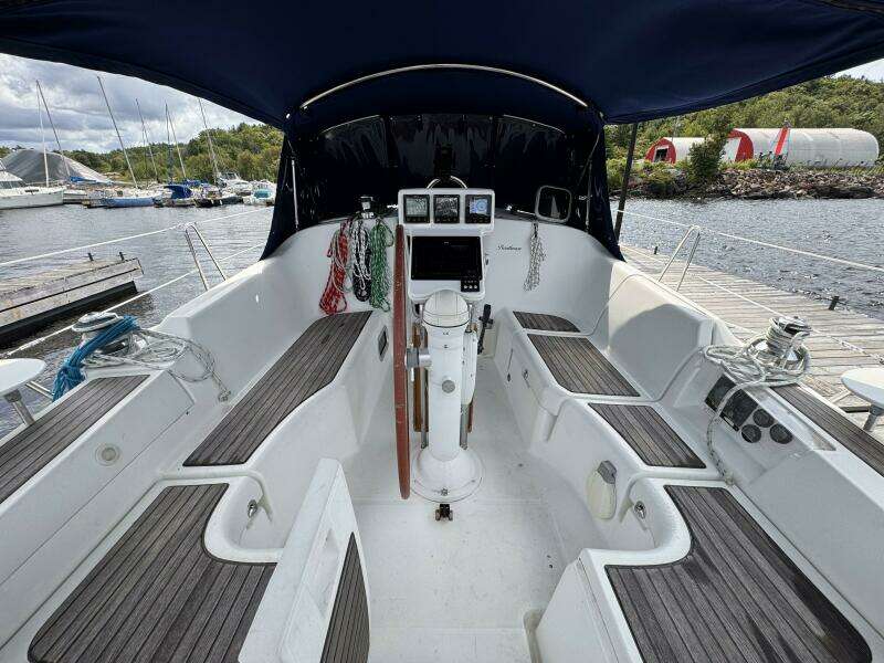37ft Beneteau Yacht For Sale