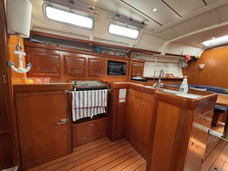37ft Beneteau Yacht For Sale