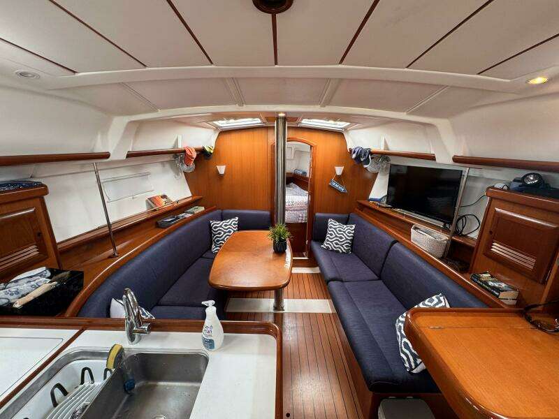 37ft Beneteau Yacht For Sale