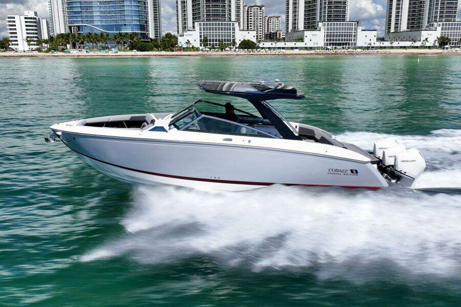 33ft Cobalt Yacht For Sale