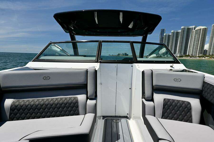 33ft Cobalt Yacht For Sale
