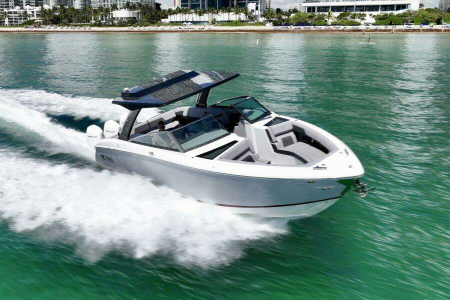 33ft Cobalt Yacht For Sale
