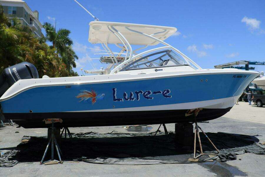 LURE E 24ft Edgewater Yacht For Sale