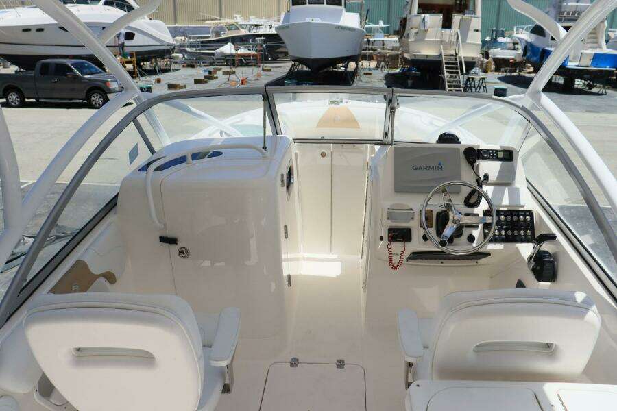 LURE E 24ft Edgewater Yacht For Sale