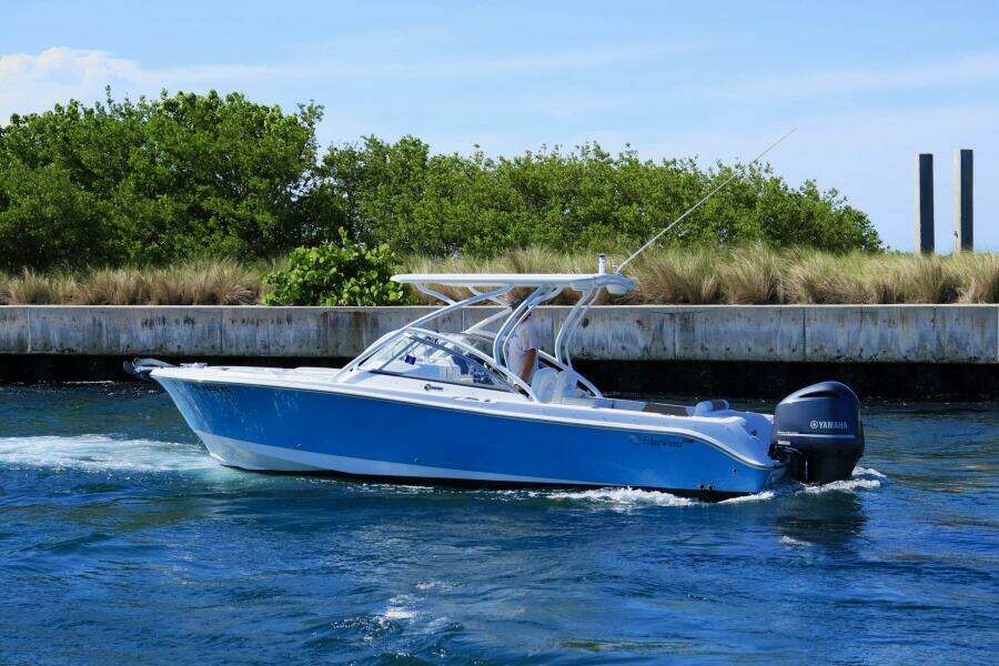 LURE E 24ft Edgewater Yacht For Sale