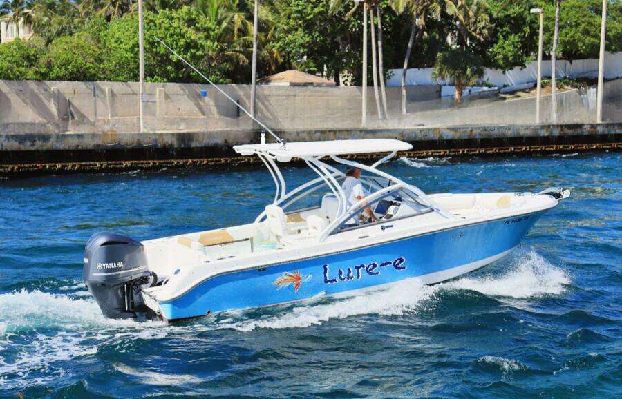 LURE E 24ft Edgewater Yacht For Sale
