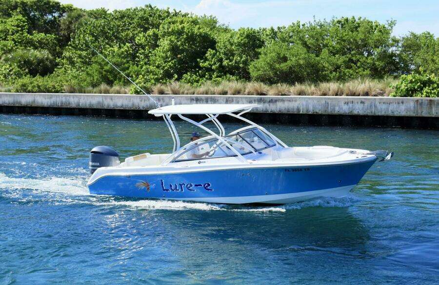 LURE E 24ft Edgewater Yacht For Sale