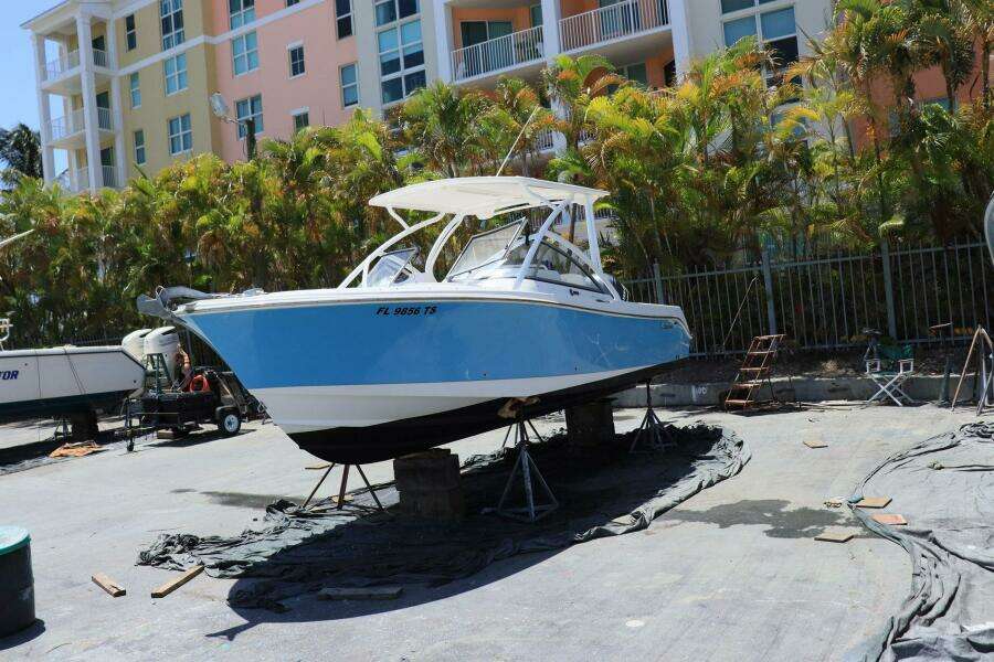 LURE E 24ft Edgewater Yacht For Sale