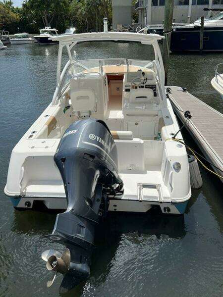 LURE E 24ft Edgewater Yacht For Sale