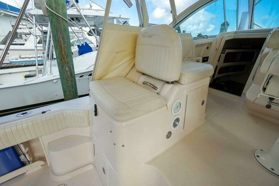 2007 Grady-White Express 360 boat interior with cushioned seating and control panel.