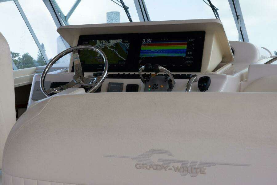 39ft Grady White Yacht For Sale