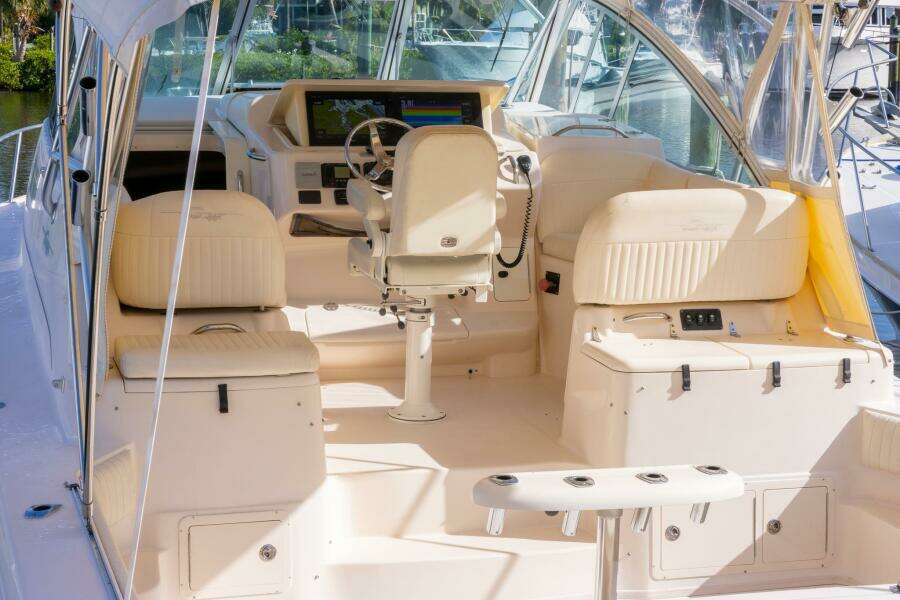 39ft Grady White Yacht For Sale