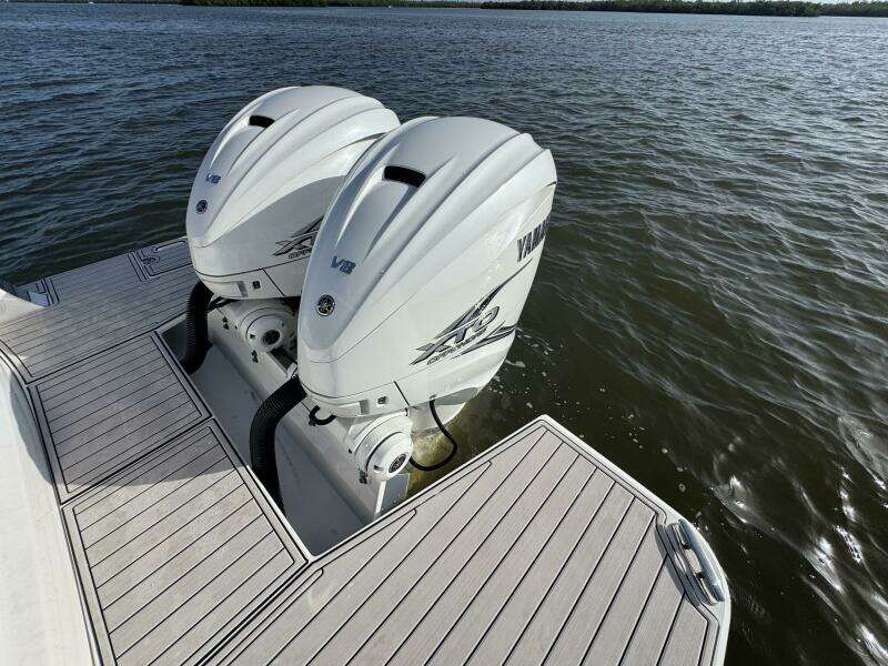 C Life 36ft Regal Yacht For Sale