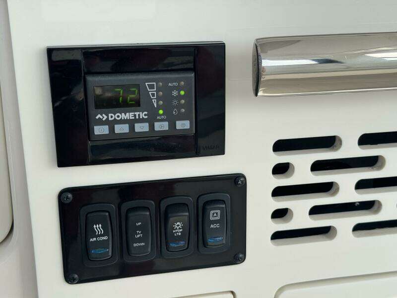 C Life 36ft Regal Yacht For Sale