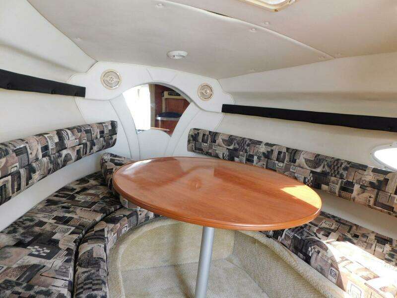 War Trophy 27ft Rinker Yacht For Sale