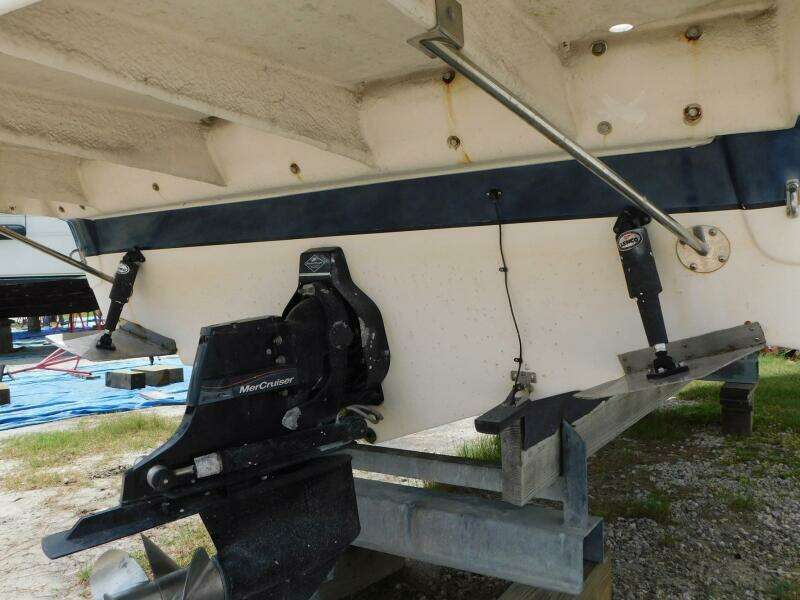 War Trophy 27ft Rinker Yacht For Sale