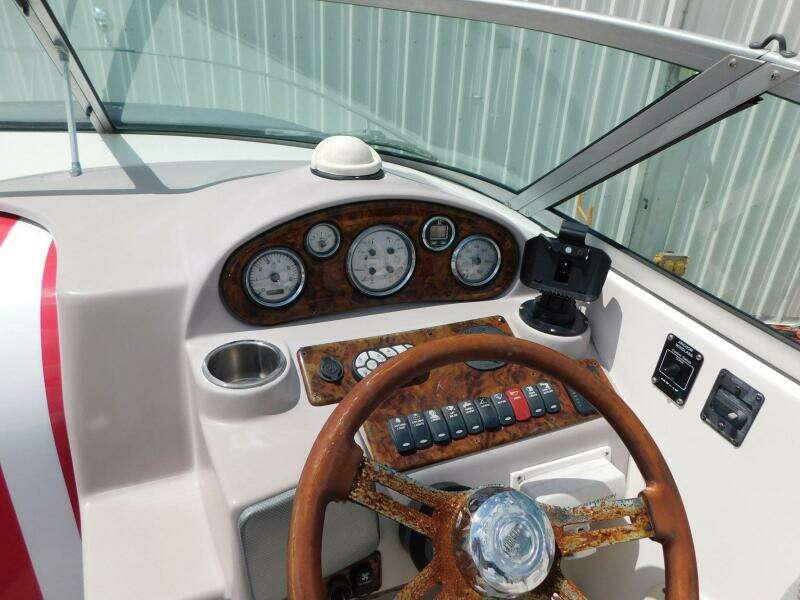 War Trophy 27ft Rinker Yacht For Sale
