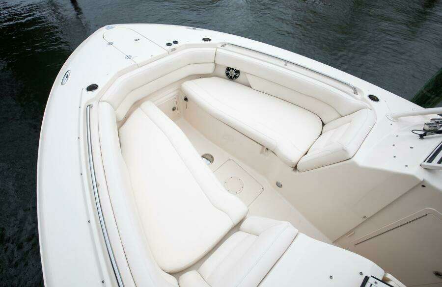 Grady White 30 - Exterior Bow