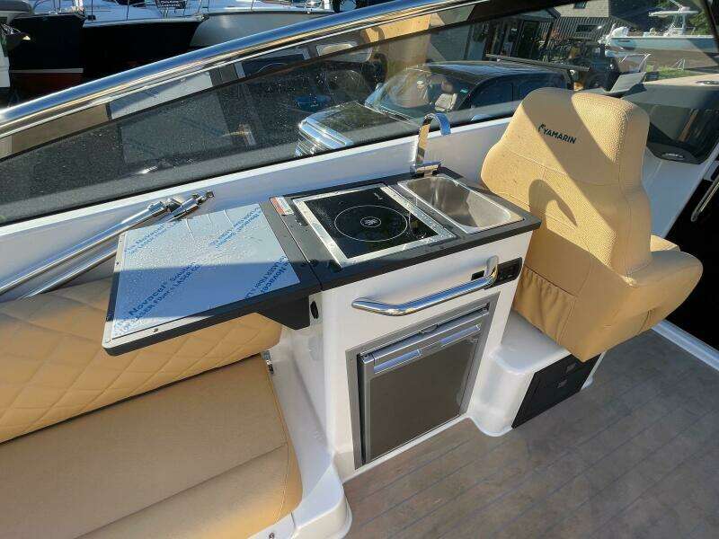 29ft Yamarin Yacht For Sale
