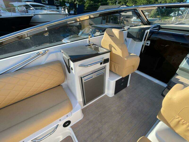 29ft Yamarin Yacht For Sale