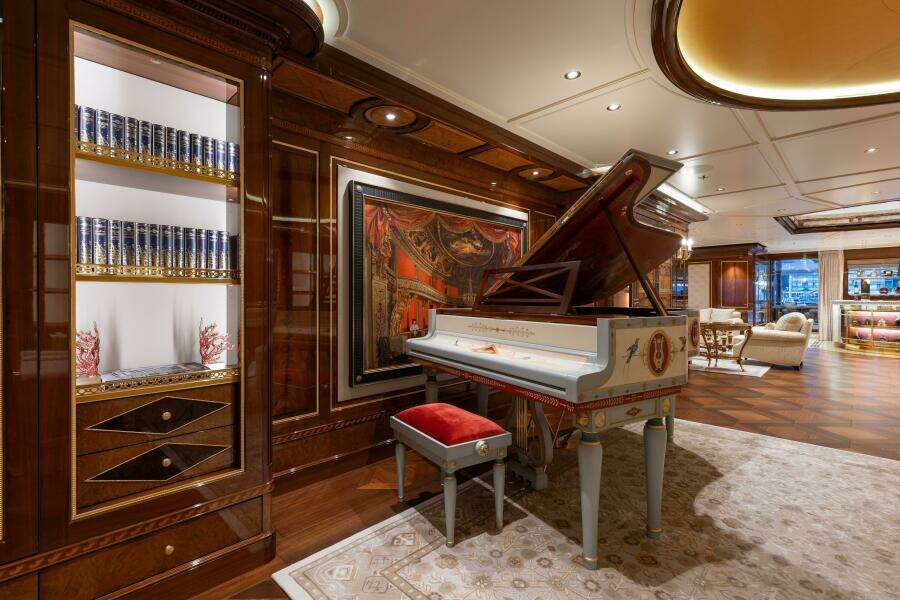 Main Salon Looking Aft To Starboard 