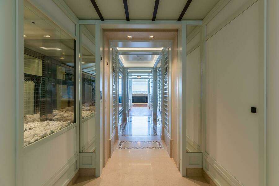 Sundeck Lobby