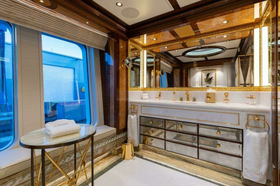 Main Deck Double Guest Stateroom Portside Head 