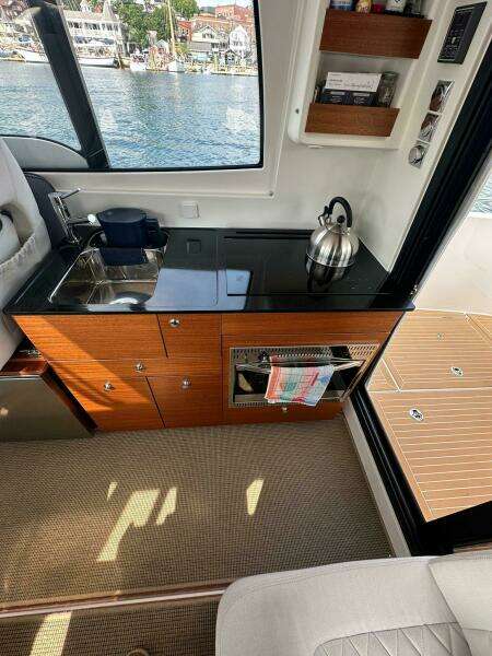 33ft Nimbus Yacht For Sale