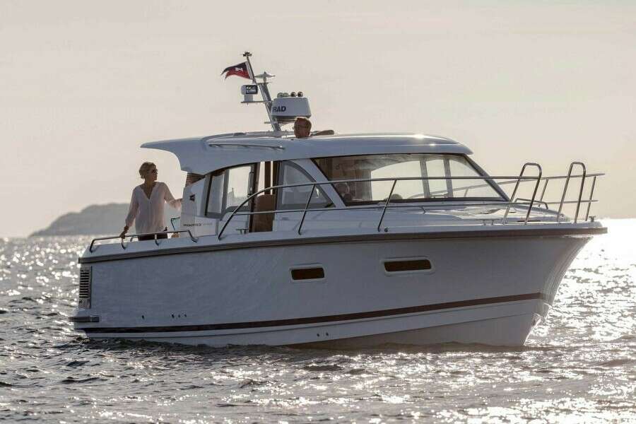 33ft Nimbus Yacht For Sale