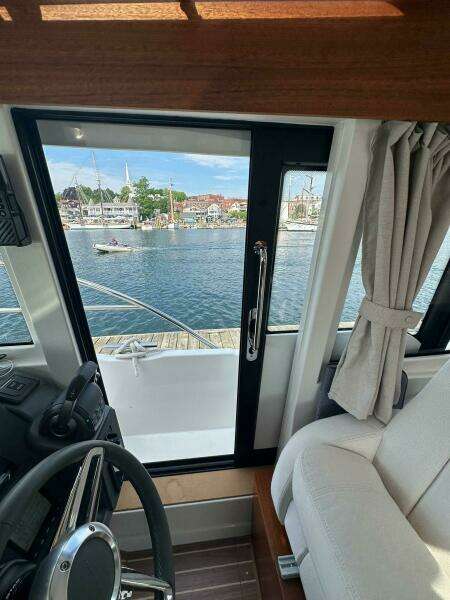 33ft Nimbus Yacht For Sale