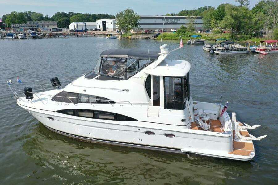 44ft Carver Yacht For Sale