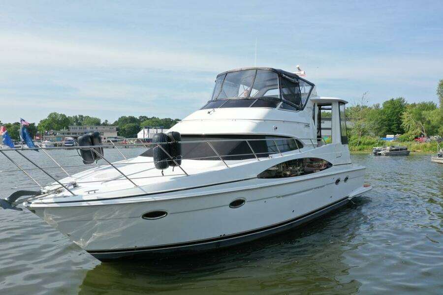 44ft Carver Yacht For Sale