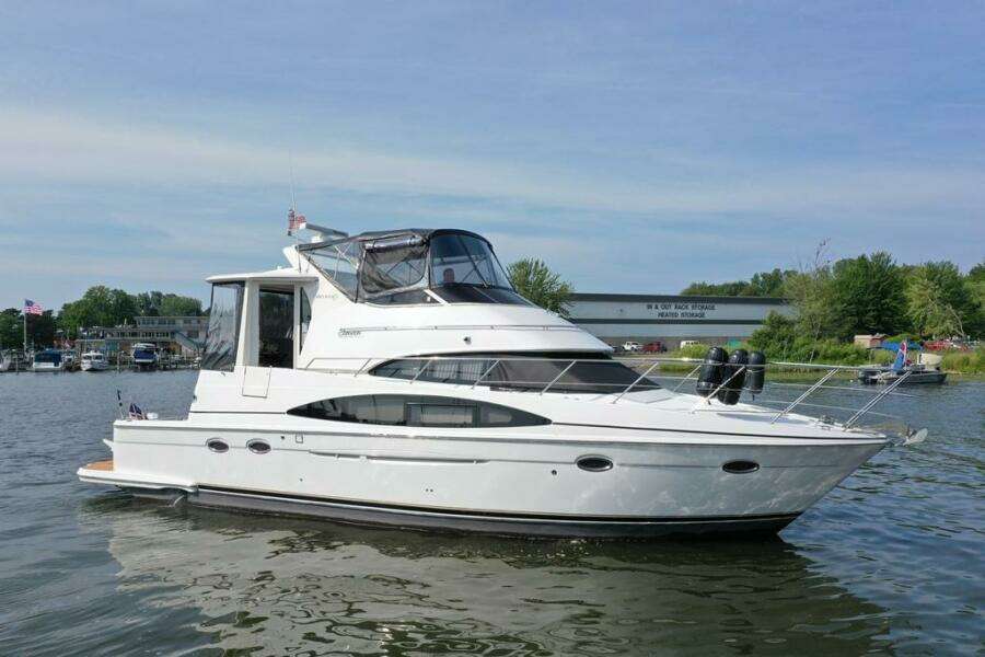 44ft Carver Yacht For Sale