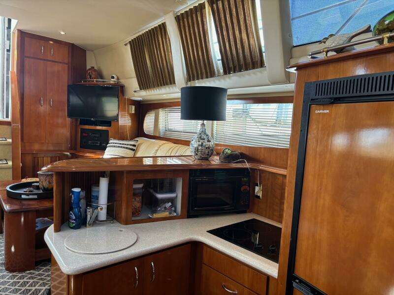 44ft Carver Yacht For Sale