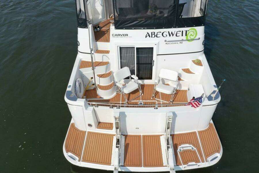44ft Carver Yacht For Sale