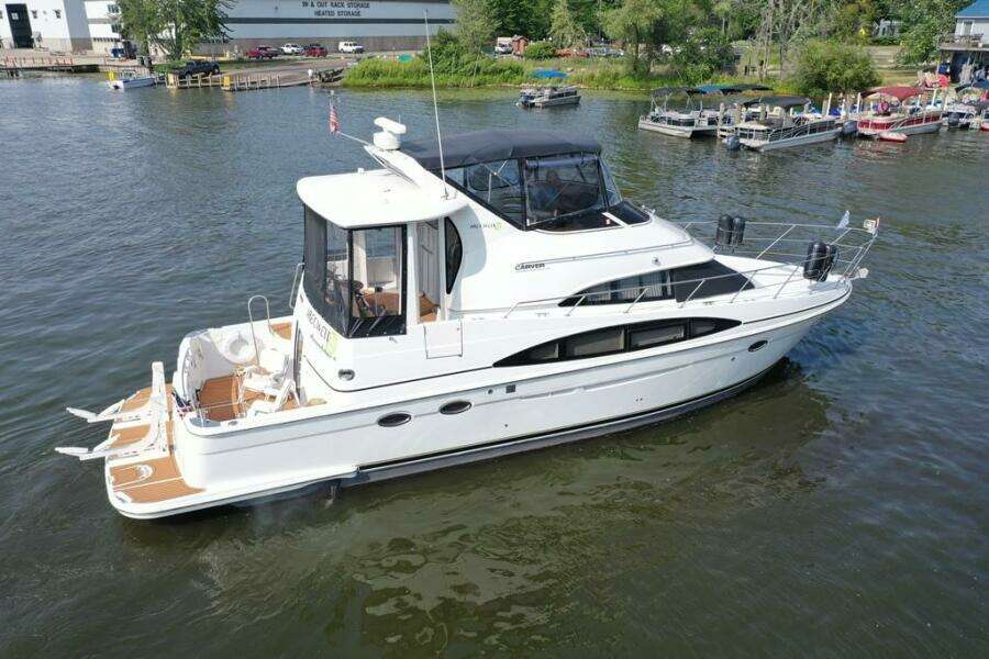 44ft Carver Yacht For Sale